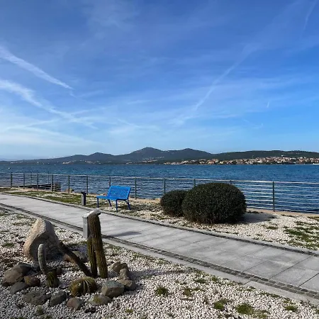 Ampio Monolocale Lägenhet